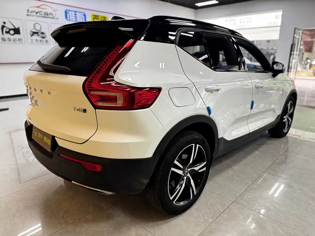 Volvo XC40 2020 T4 AWD R-Design