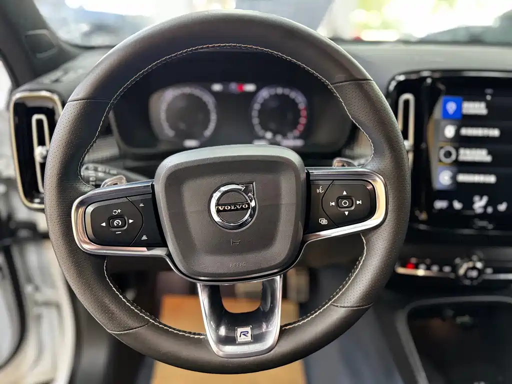 Volvo XC40 2020 T4 AWD R-Design