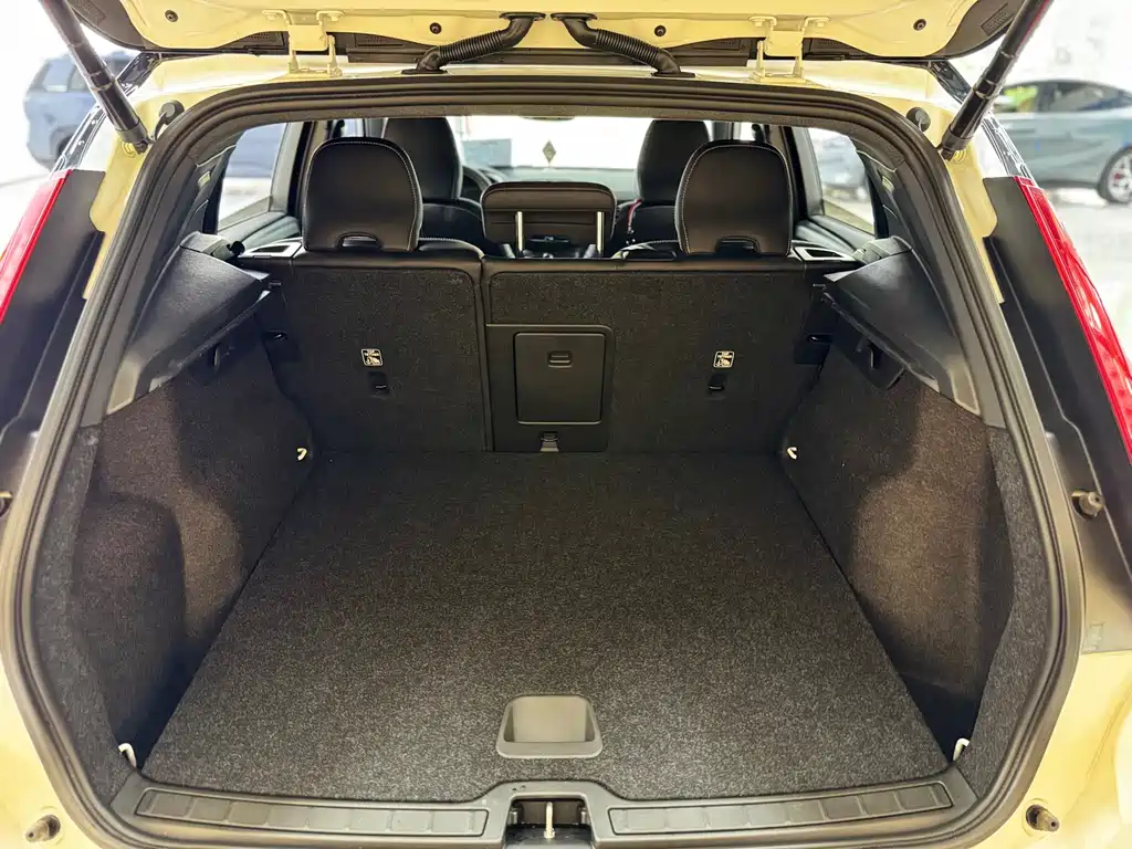 Volvo XC40 2020 T4 AWD R-Design