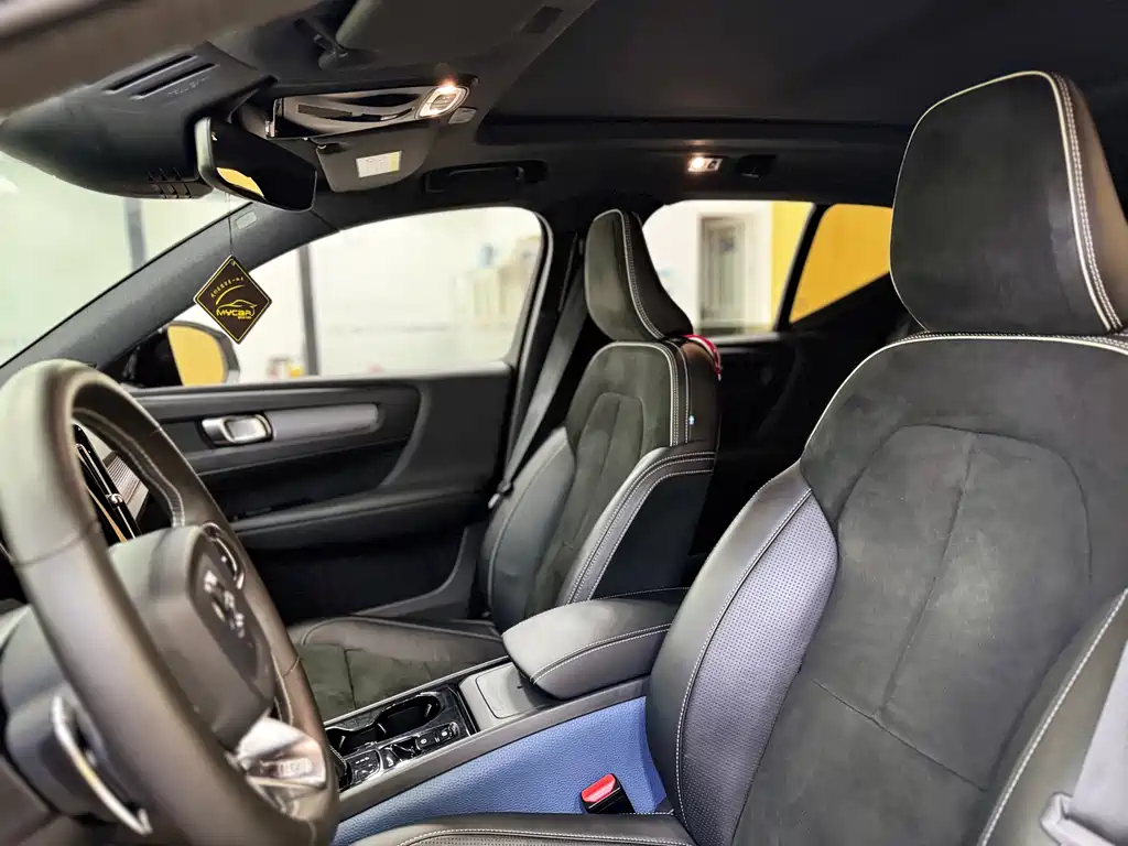 Volvo XC40 2020 T4 AWD R-Design