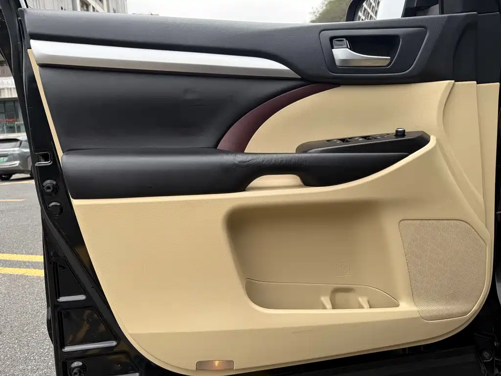 Toyota Highlander 2017 2.0T AWD Luxury 7-Seater