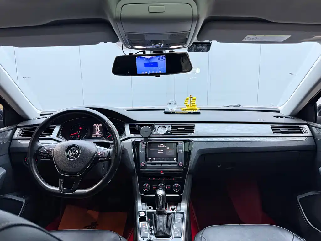 Volkswagen Passat 2017 330TSI DSG Prestige Edition