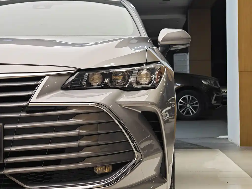 2019 Toyota Avalon Hybrid 2.5L Luxury Edition China V