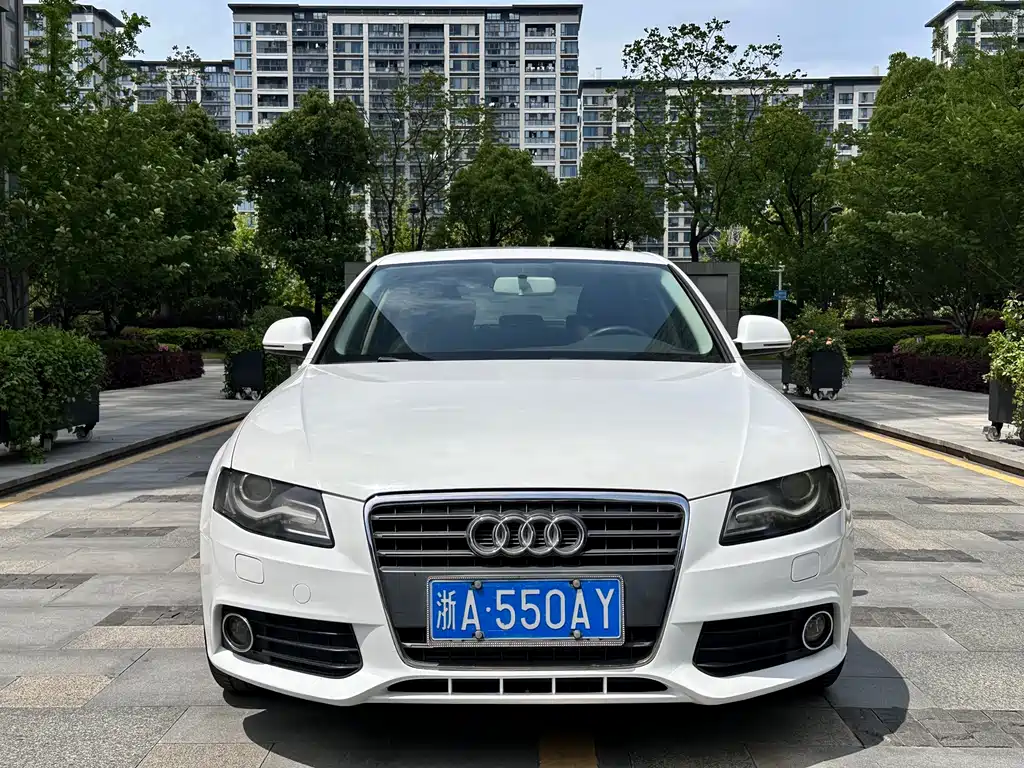 Audi A4L 2011 2.0 TFSI Standard