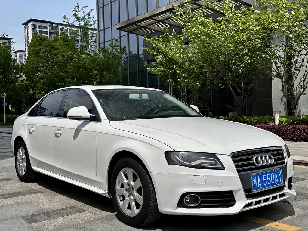 Audi A4L 2011 2.0 TFSI Standard