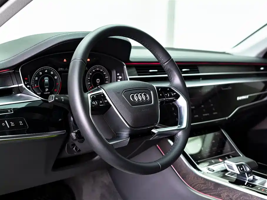Audi A8L 2025 45 TFSI quattro Luxury
