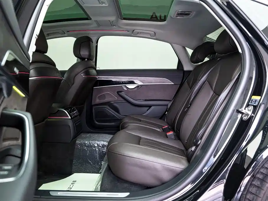 Audi A8L 2025 45 TFSI quattro Luxury