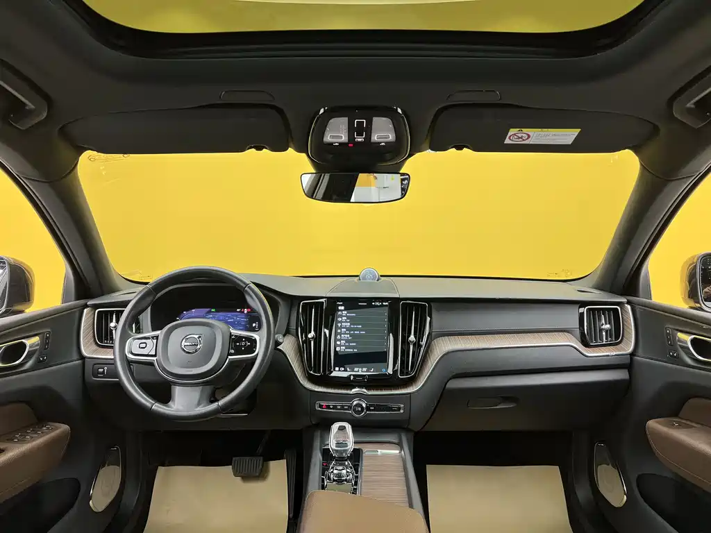 Volvo XC60 2022 B5 AWD Zhiyuan Luxury Edition