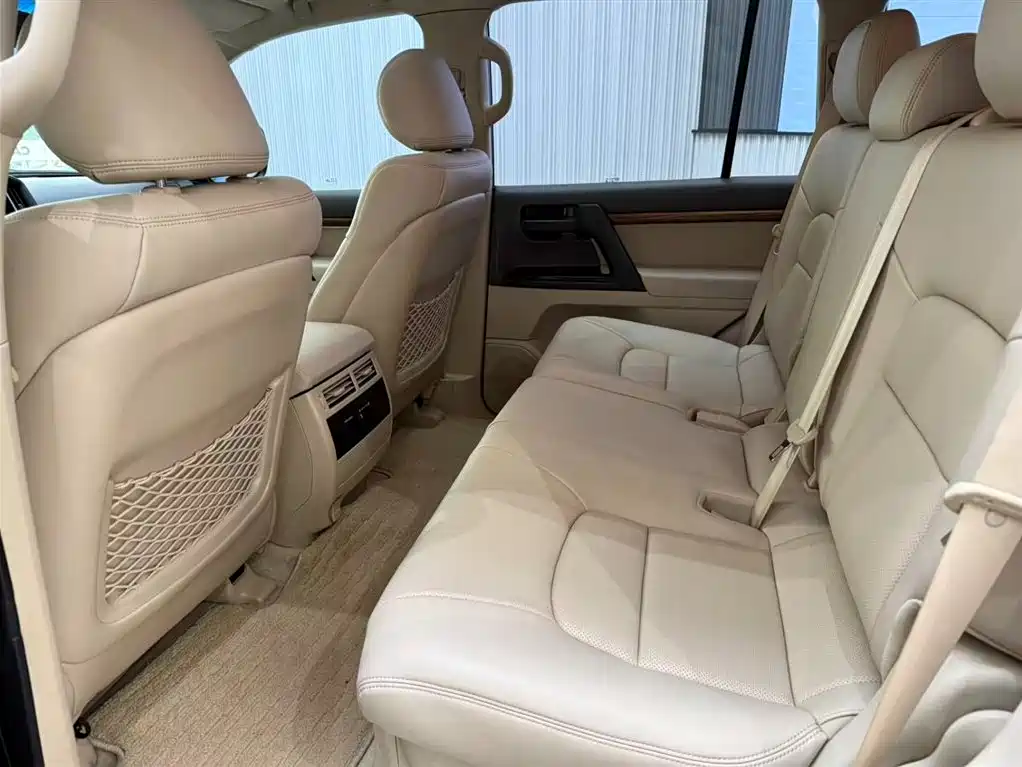 Land Cruiser (Import) 2019 4.6L Middle East Edition
