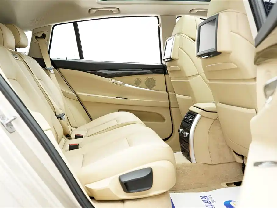 BMW 5 Series GT 2013 535i xDrive Luxury