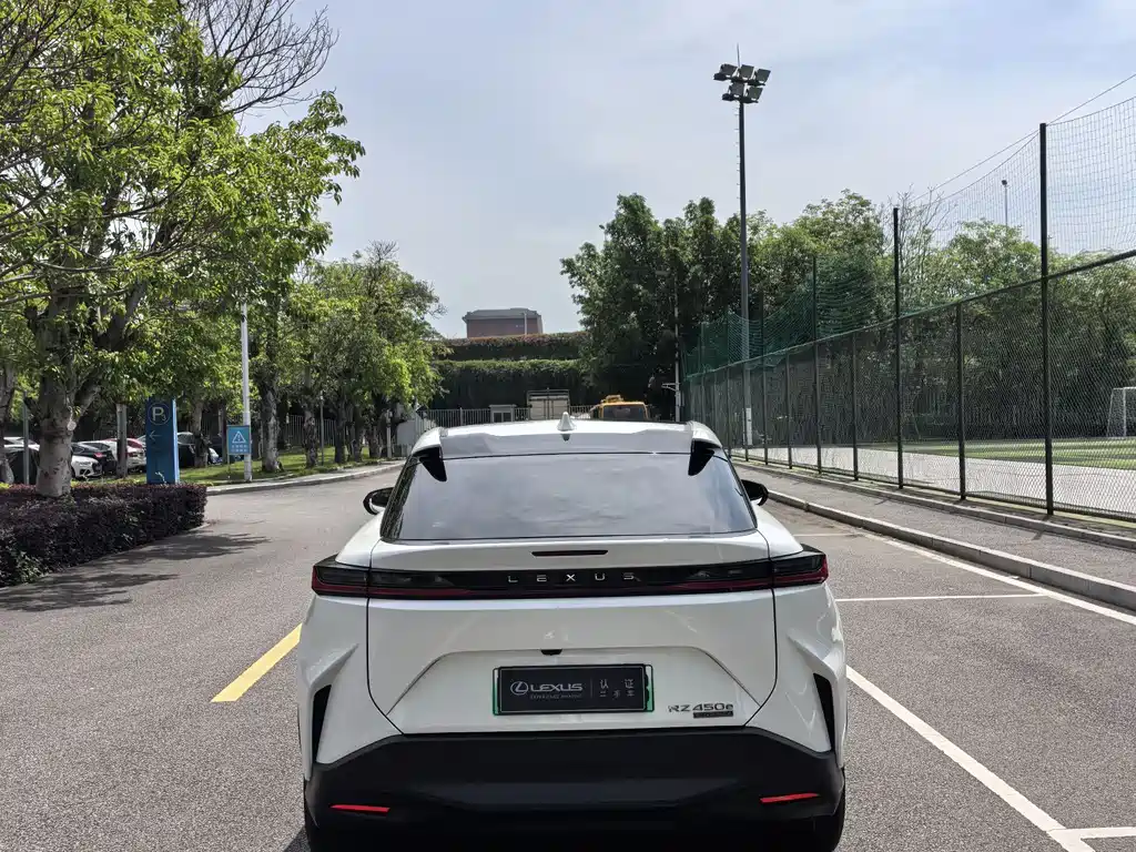 Lexus RZ 2023 450e AWD Luxury Edition