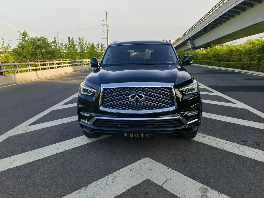 Infiniti QX80 2016 5.6L 4WD