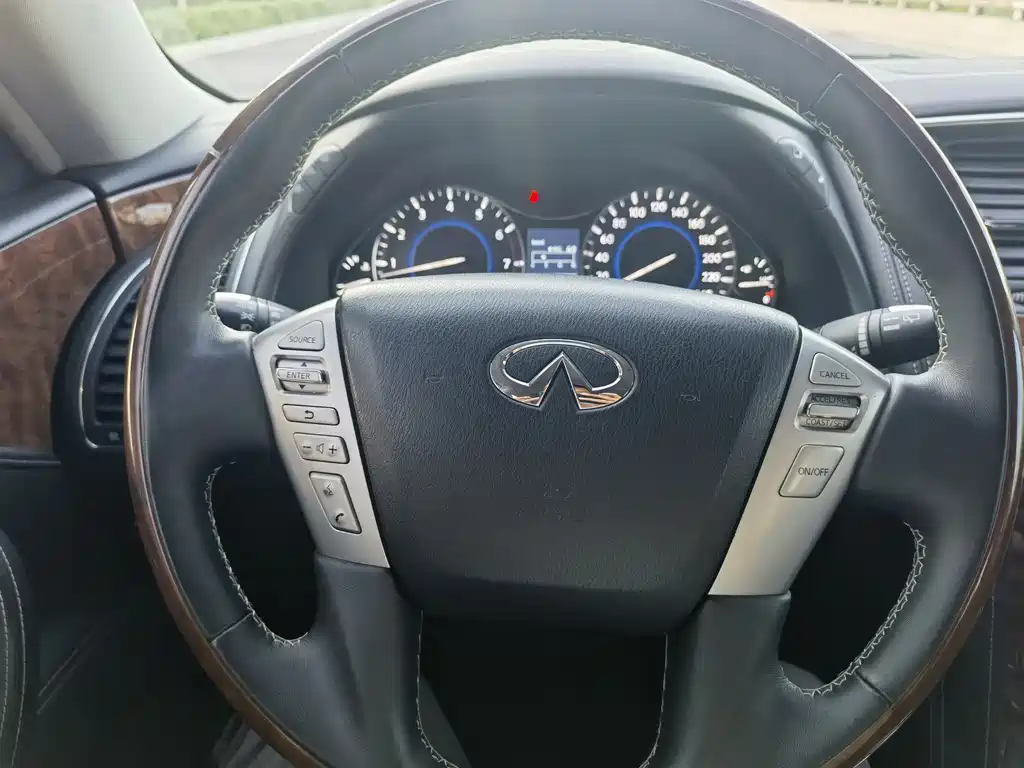 Infiniti QX80 2016 5.6L 4WD