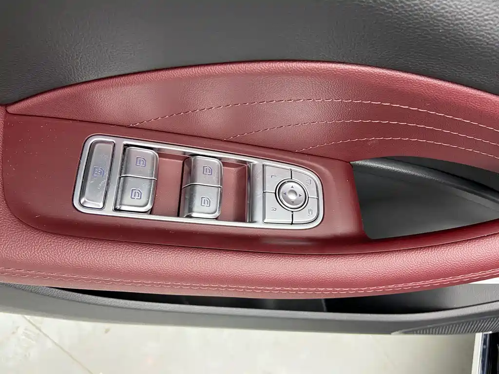 Hongqi H5 PHEV 2025 130 Super Hybrid Edition