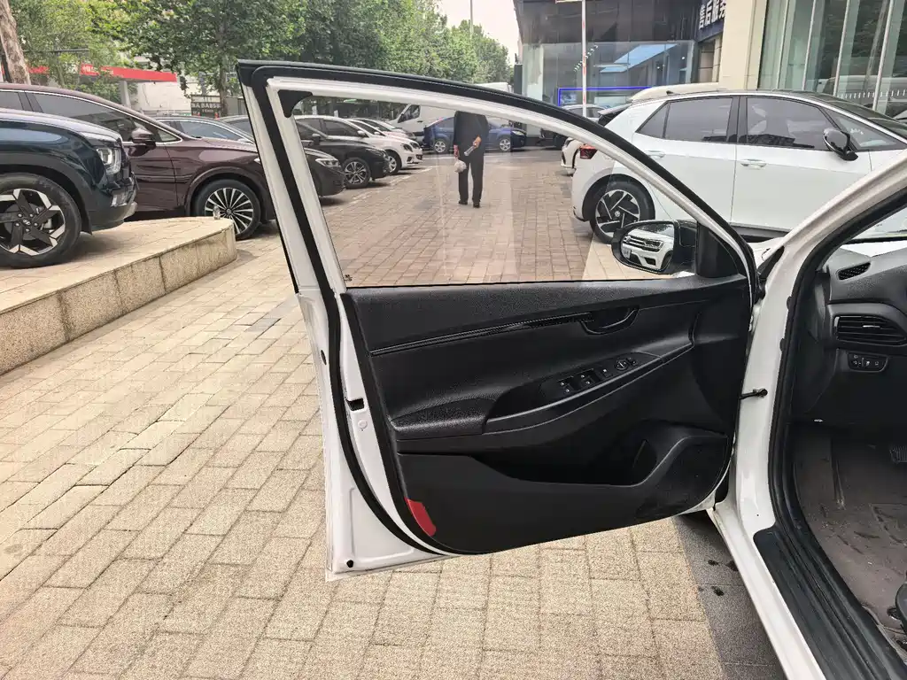 Elantra 2018 1.6L Automatic GL National VI
