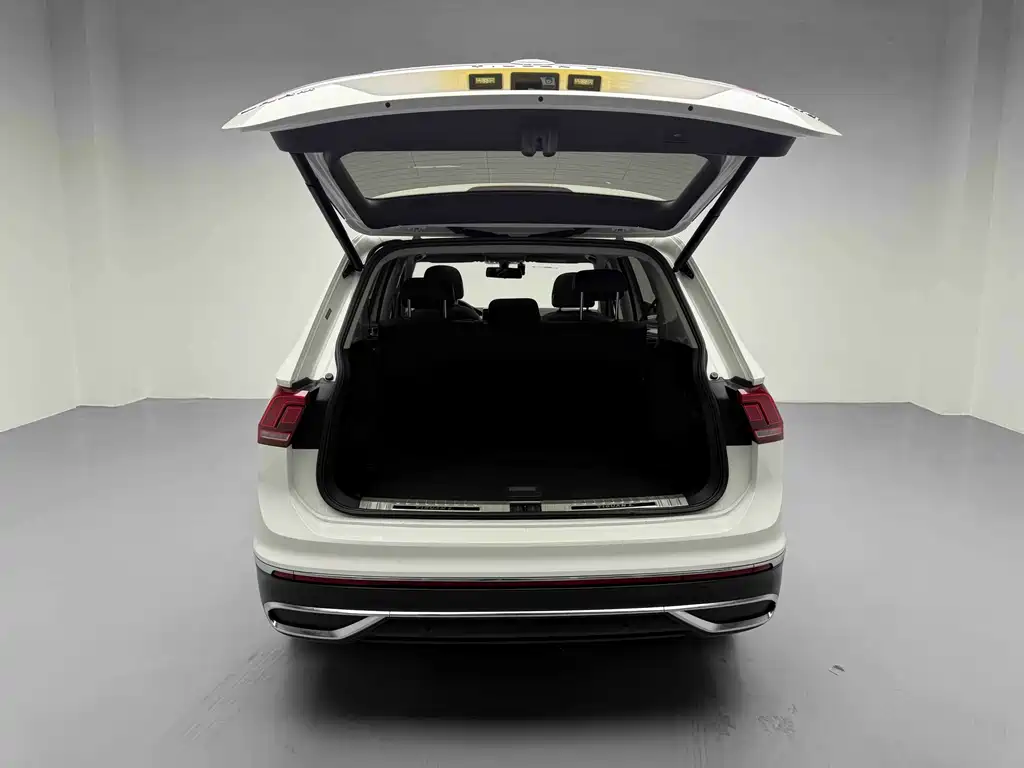 Volkswagen Tiguan L 2022 330TSI Automatic FWD Zhixiang Edition