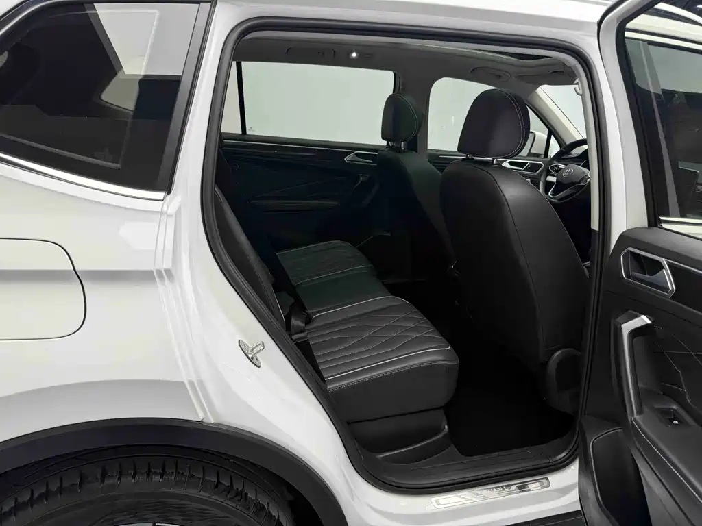 Volkswagen Tiguan L 2022 330TSI Automatic FWD Zhixiang Edition