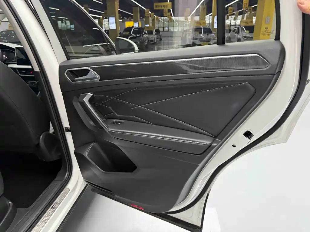 Volkswagen Tiguan L 2022 330TSI Automatic FWD Zhixiang Edition