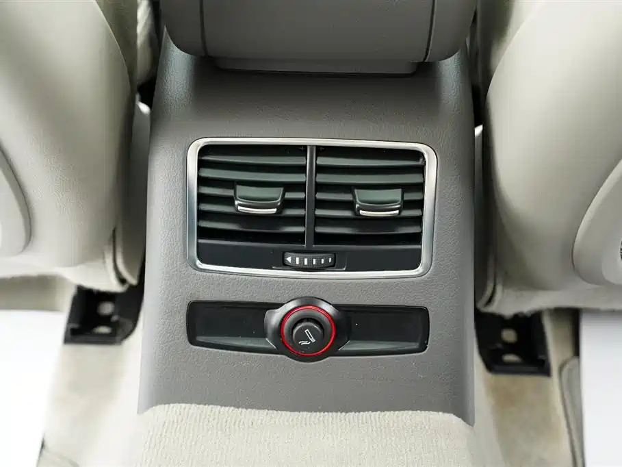 Audi A6L 2010 2.4L Technical Edition