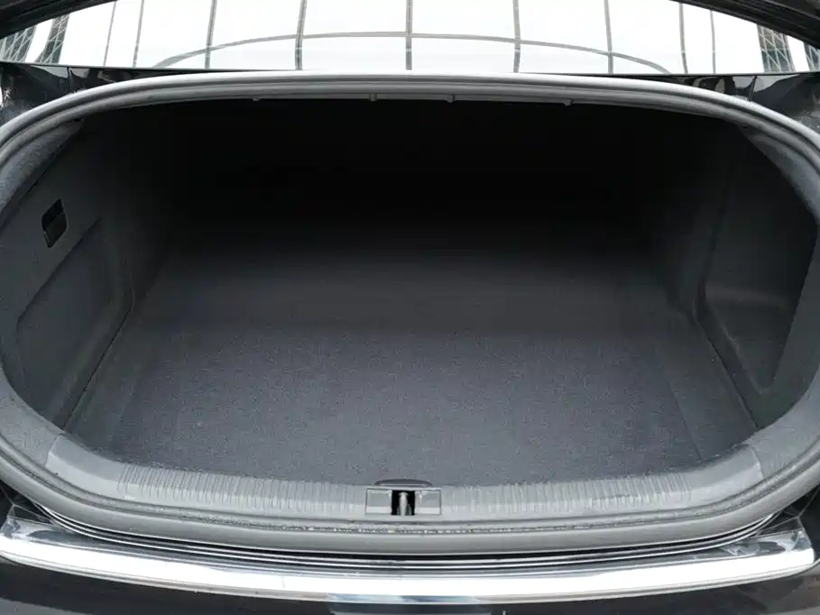 Audi A6L 2010 2.4L Technical Edition