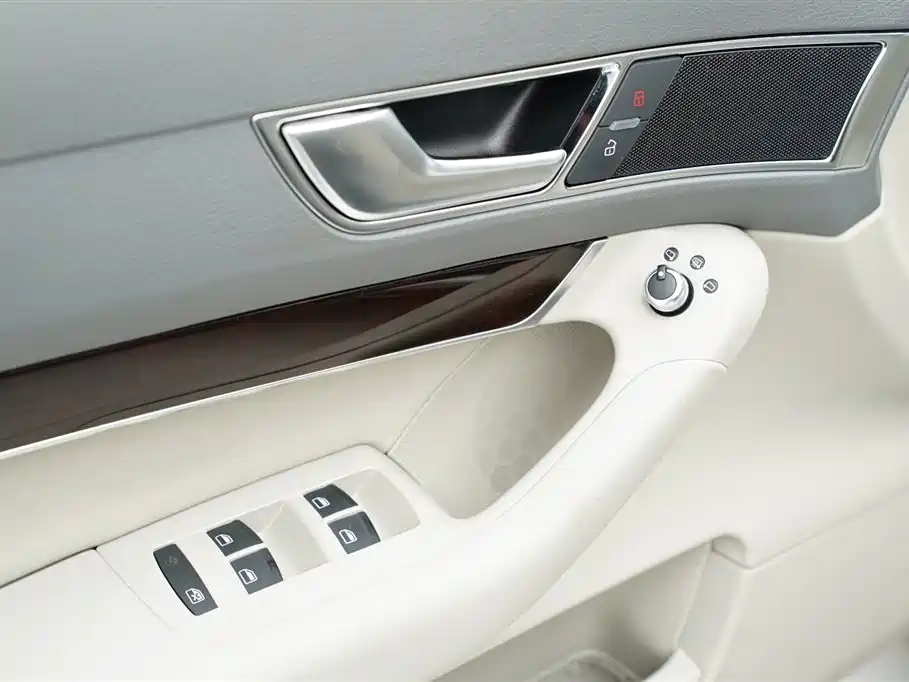 Audi A6L 2010 2.4L Technical Edition