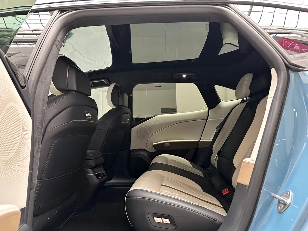 Zeekr 007 GT 2025 AWD Intelligent Driving Edition 75kWh