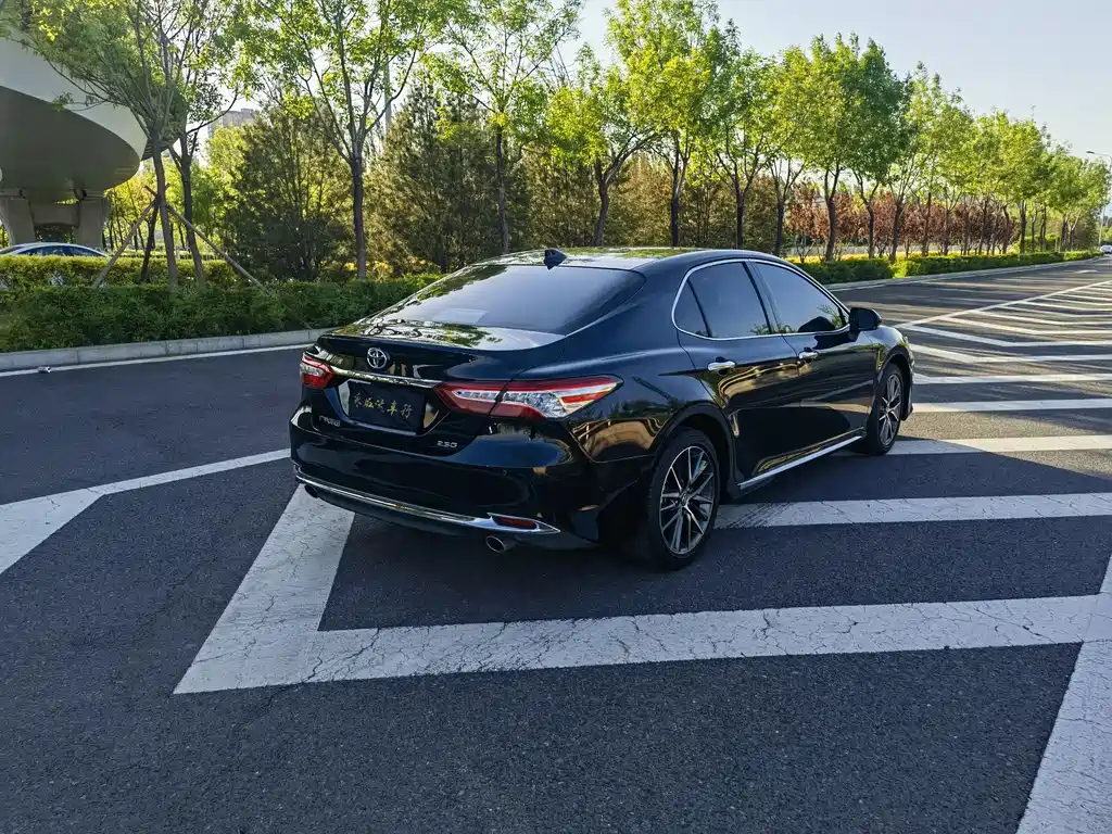 Camry 2023 2.5G Luxury Edition