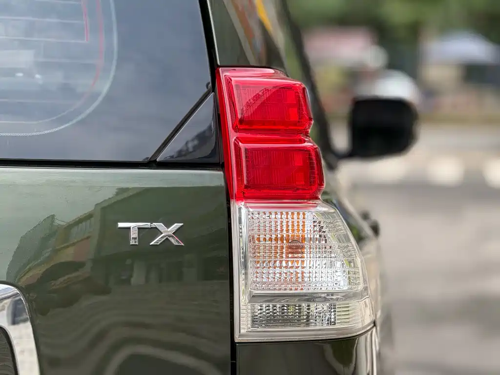 Toyota Prado 2010 2.7L Automatic Luxury Edition