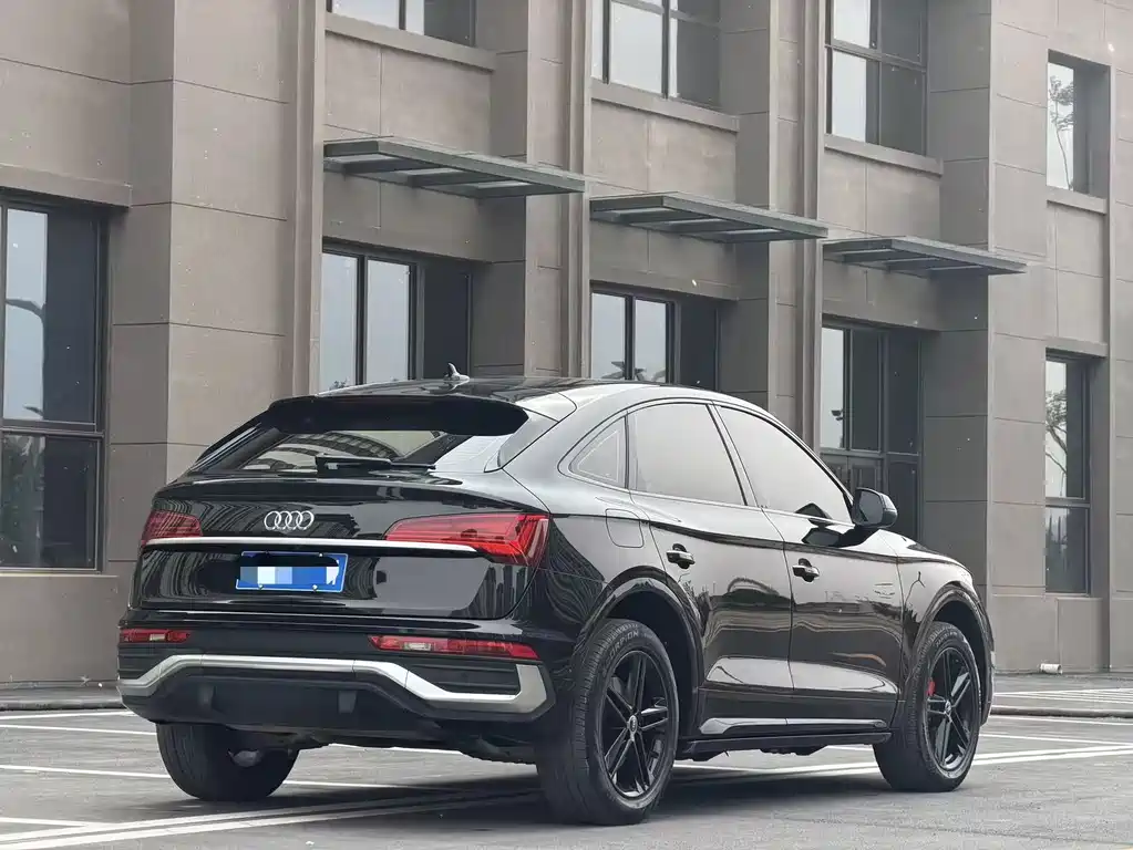 Audi Q5L Sportback 2022 40 TFSI RS Kit Speed Edition