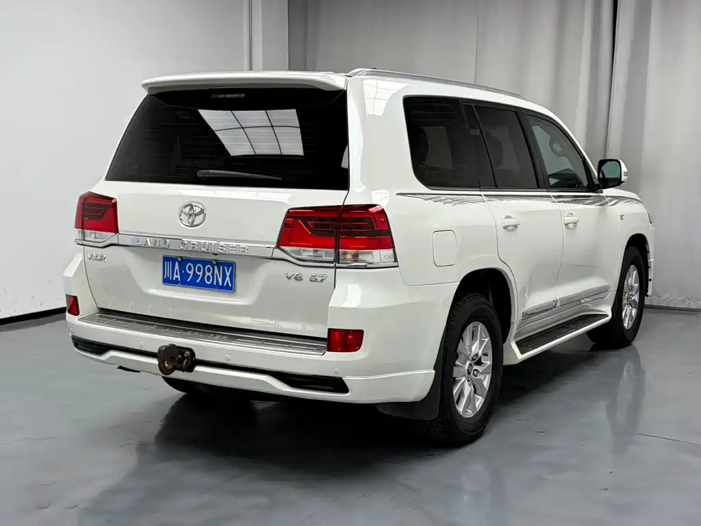 Toyota Land Cruiser (Import) 2017 5.7L VXR