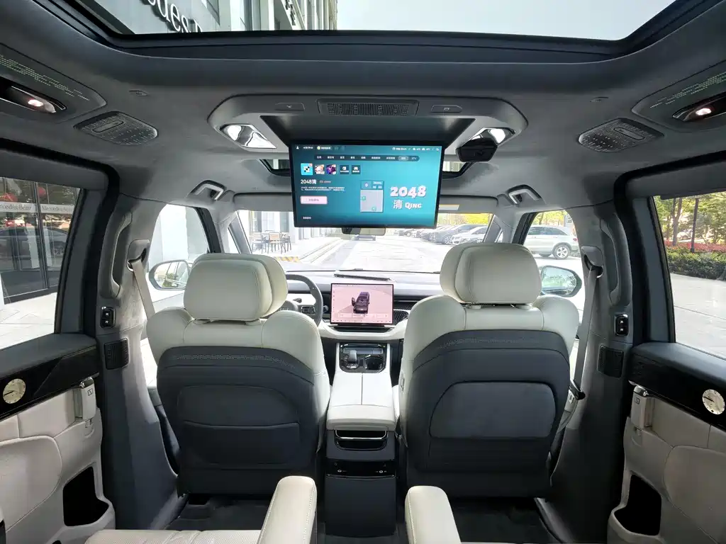 Zeekr 009 2024 7-Seater Aisle Edition AWD 108kWh