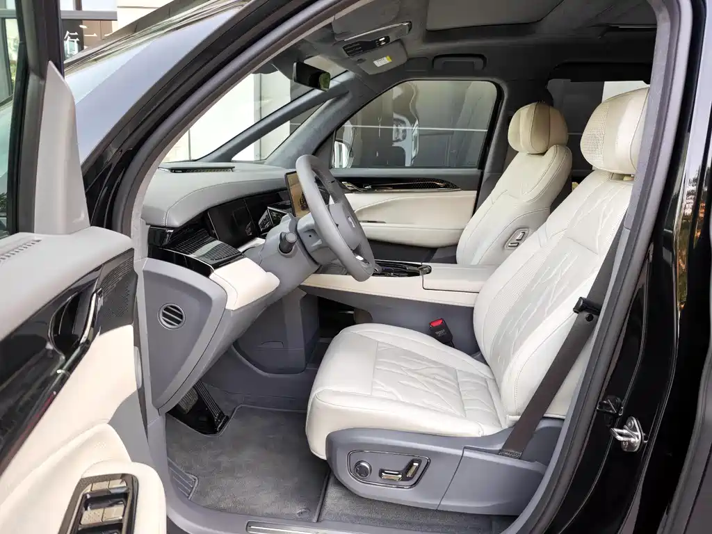 Zeekr 009 2024 7-Seater Aisle Edition AWD 108kWh