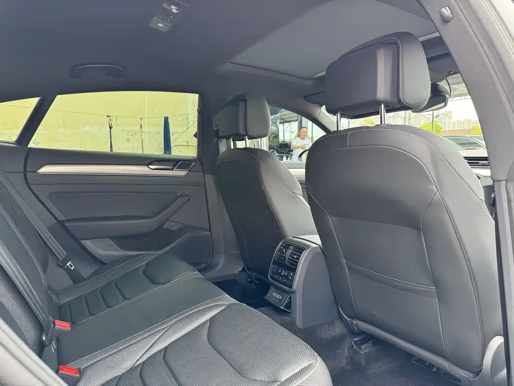 FAW-Volkswagen CC 2019 330TSI Meiyan Edition China V