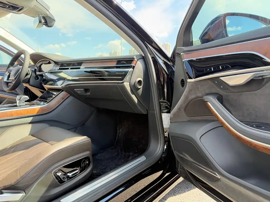 Audi A8L 55 TFSI quattro Luxury 2018