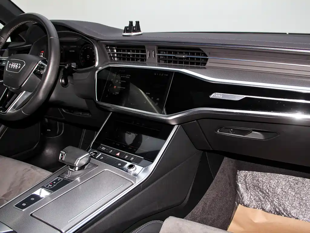 Audi A6L 2021 40 TFSI Luxury Dynamic Edition
