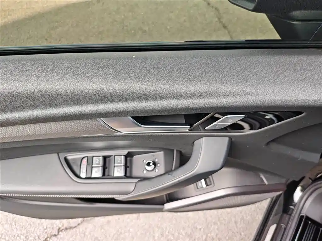 Audi Q5L 2024 40 TFSI Luxury Dynamic Edition