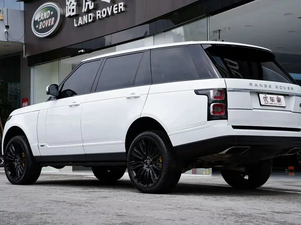 Range Rover 2021 3.0 L6 Heritage Extended Classic Edition
