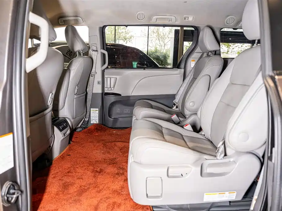 2018 Toyota Sienna 3.5L US Spec