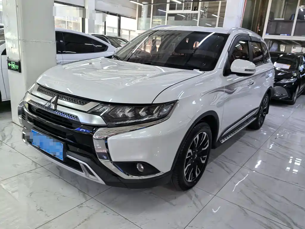 Outlander 2019 2.4L 4WD Zhi Xiang Edition 5-Seater China VI