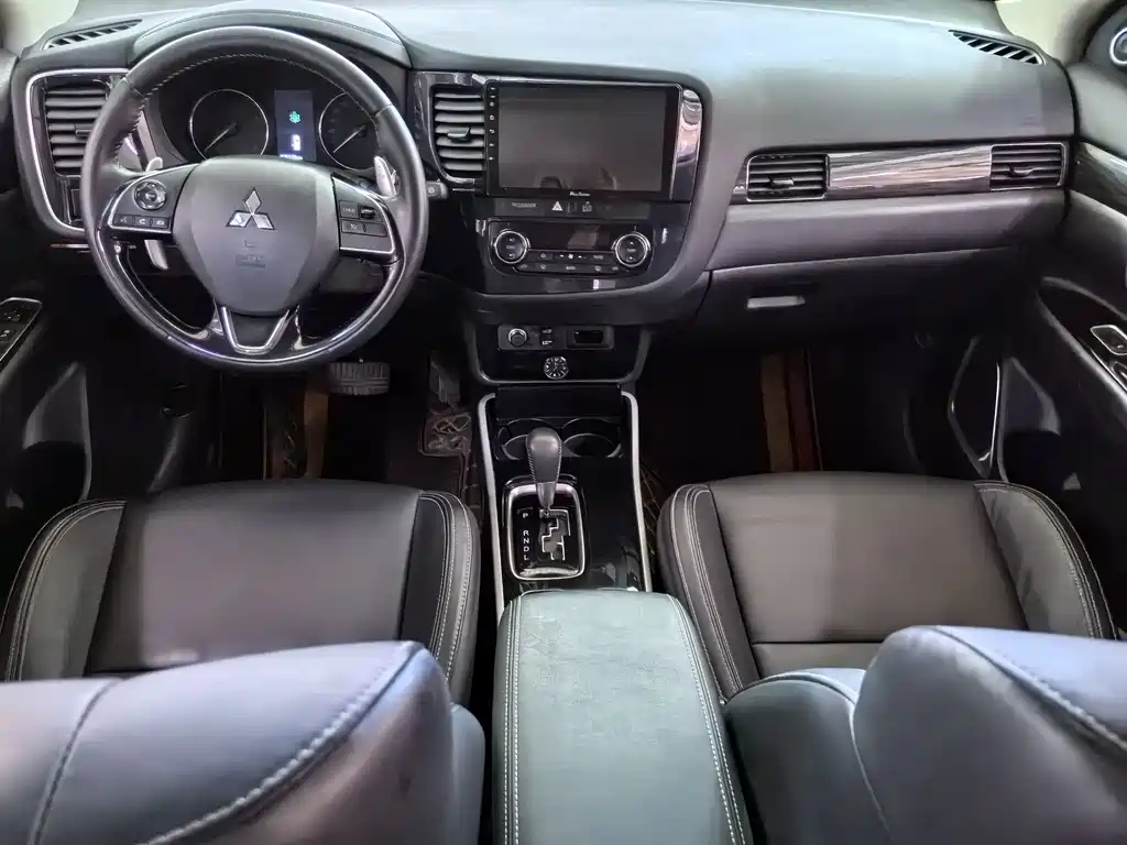 Outlander 2019 2.4L 4WD Zhi Xiang Edition 5-Seater China VI