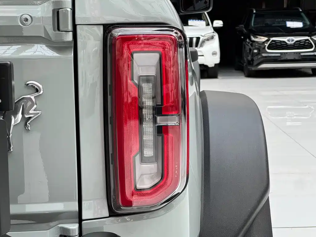 Ford Bronco 2024 2.3T Badlands