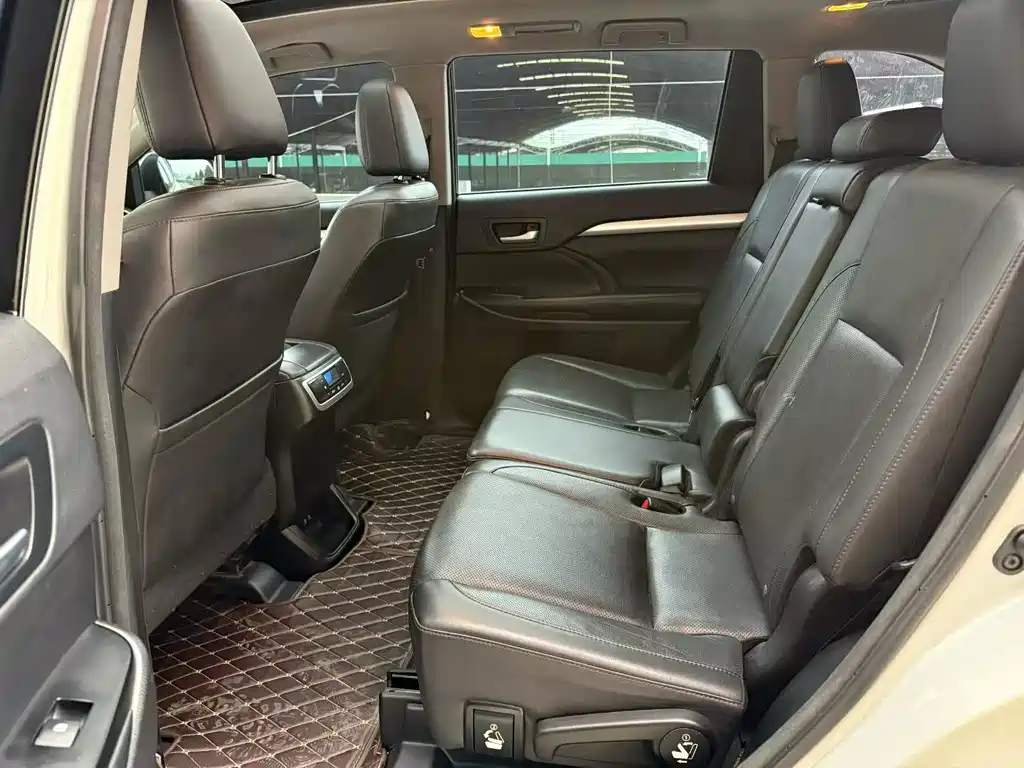 Highlander 2018 2.0T AWD Luxury Edition 7-Seater China VI