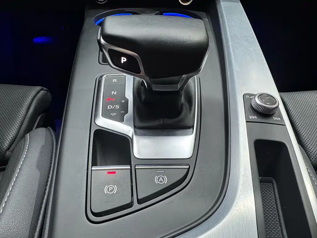 Audi A4L 2020 40 TFSI Fashion Dynamic Edition