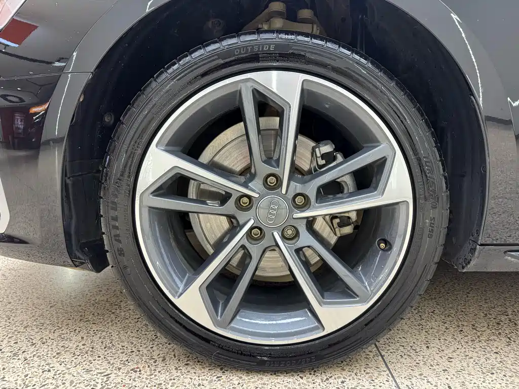 Audi A4L 2020 40 TFSI Fashion Dynamic Edition
