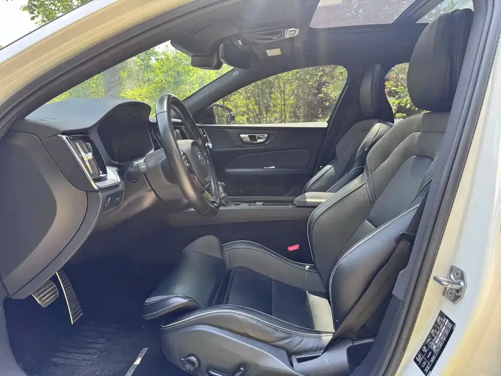 Volvo S60 2021 T4 Zhiyuan Sports Edition