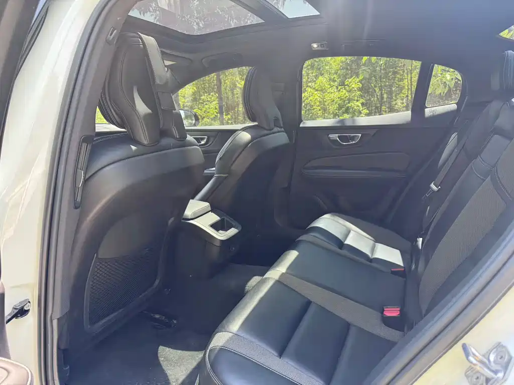 Volvo S60 2021 T4 Zhiyuan Sports Edition