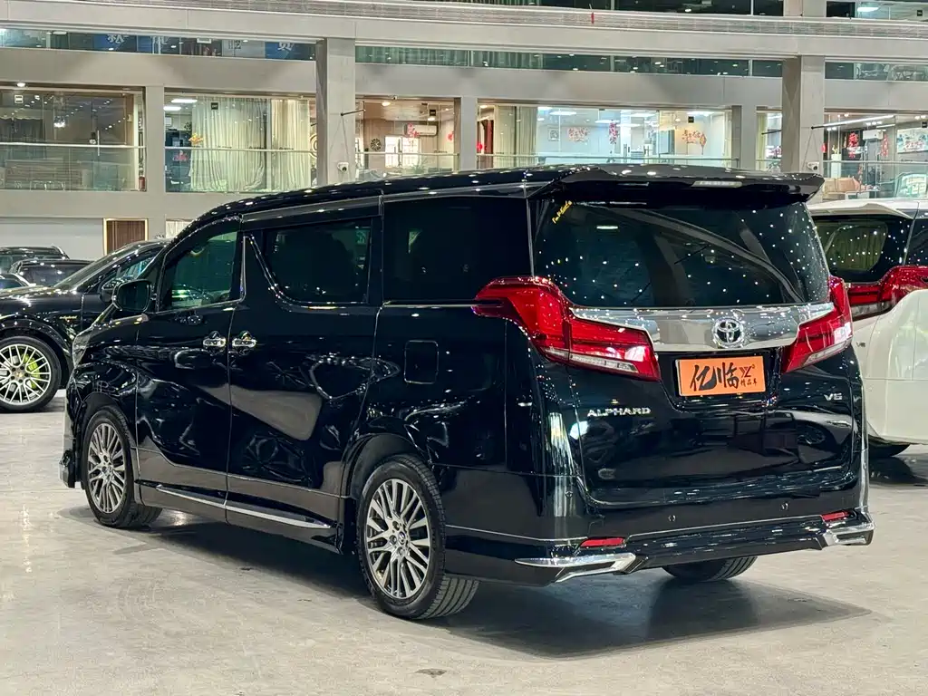 Alphard 2015 3.5L Luxury Edition