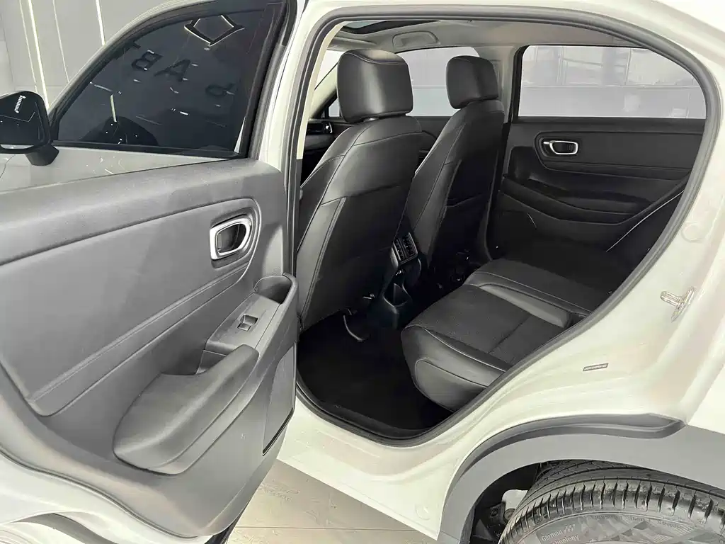 Honda Vezel 2023 1.5L CVT Pioneer Edition