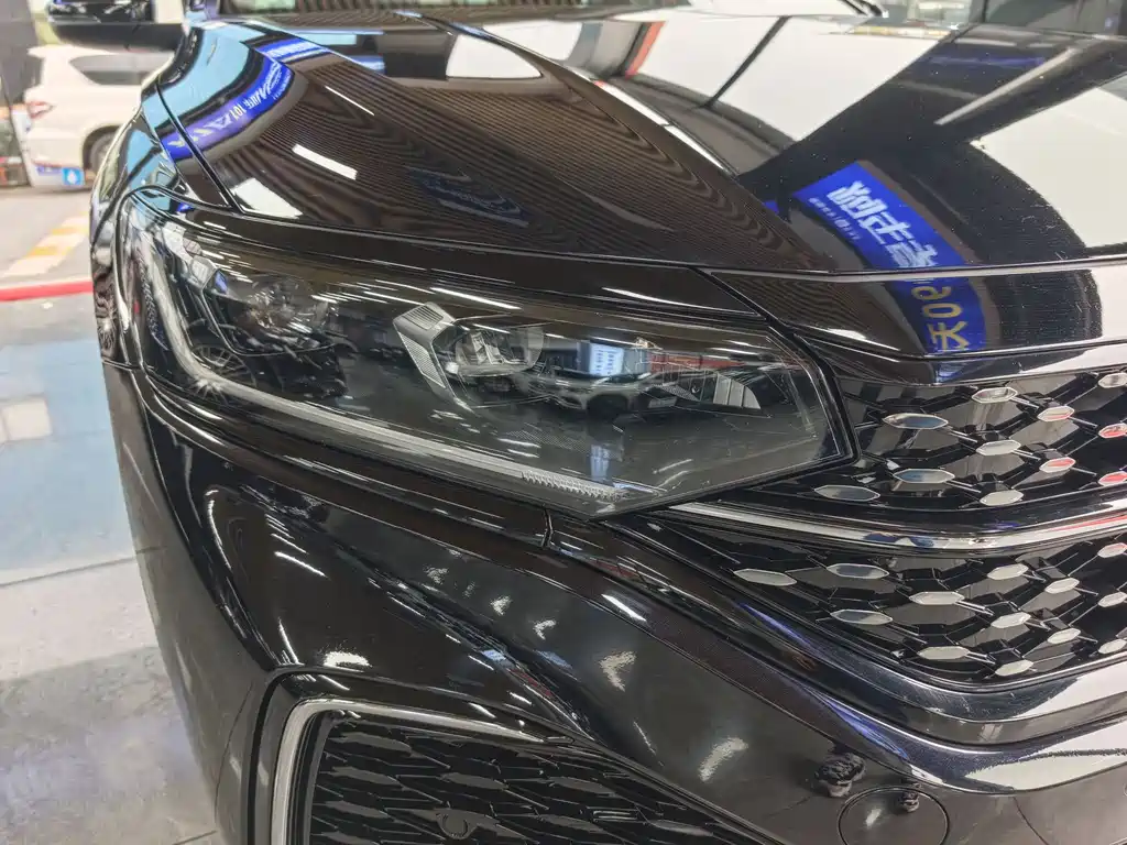 Volkswagen Passat 2022 330TSI Starlight Elite Edition