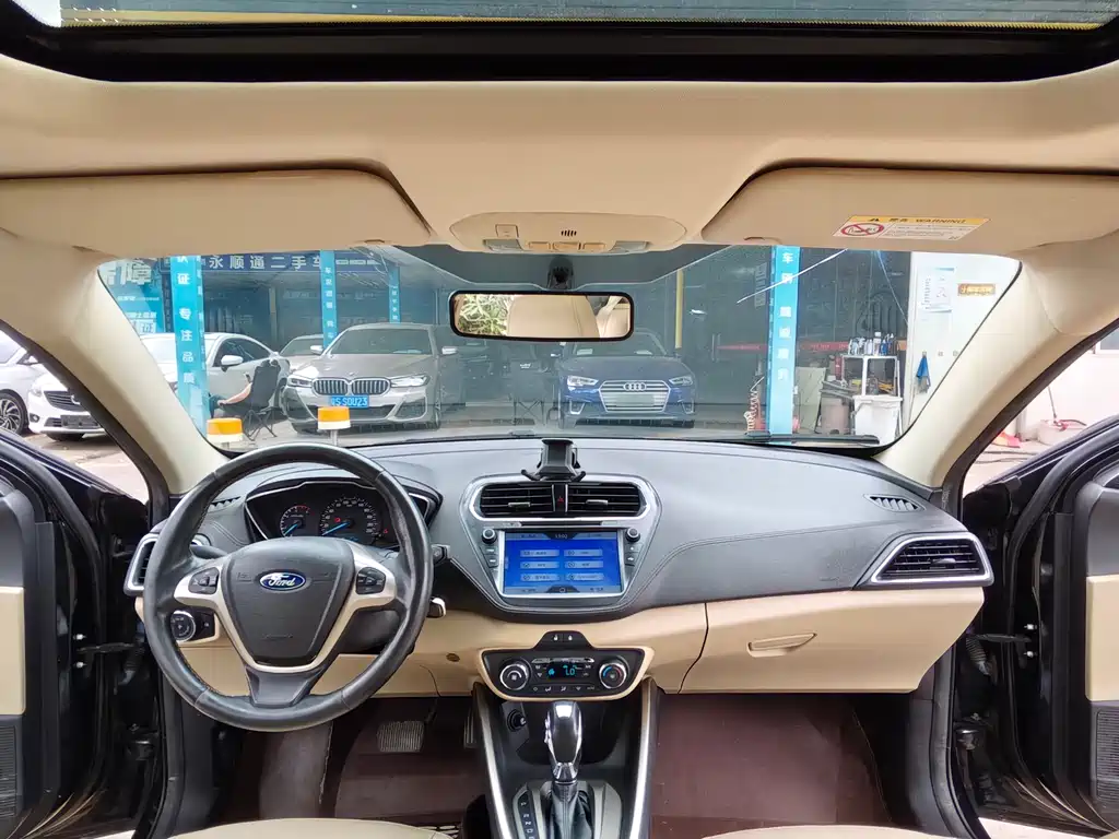 Ford Escort 2015 1.5L Automatic Fashion Edition
